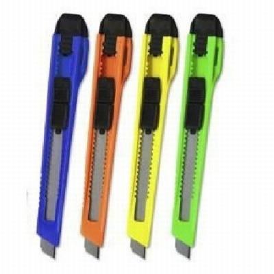 CUTER BAT BASIC PLASTICO ESTRECHO 9 MM - CUTTER TH 90...